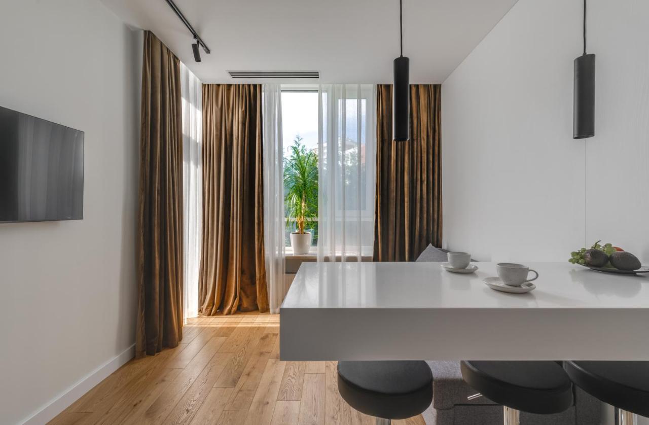 Basis Apartments - Adults Only Киев Екстериор снимка